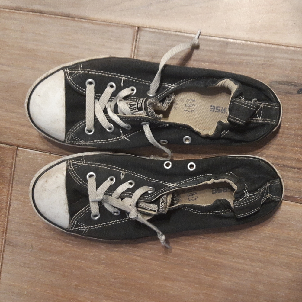 Low black converse slip ons